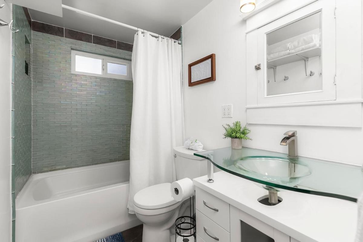 Holiday home Ob Retreat Location, Patio & Beach!
